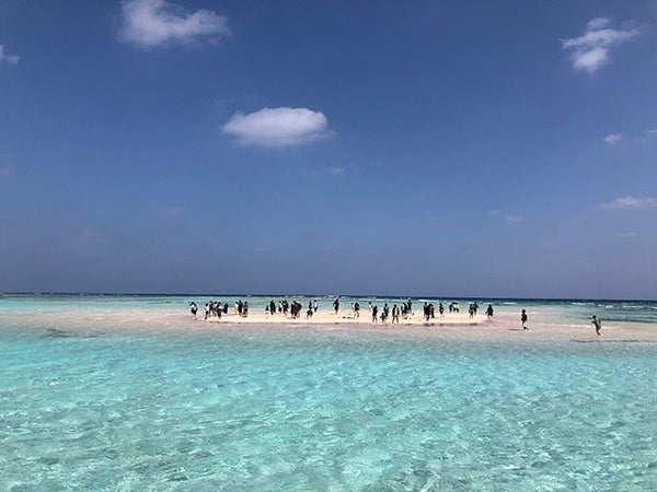 ■【与論島/百合ヶ浜ツアー付】透き通る海に浮かぶ真っ白な砂浜!地上の楽園とも言われる絶景を見に行こう☆映画で登場したお宿に宿泊♪ビーチまで徒歩10分!民宿 星砂荘指定2泊3日1